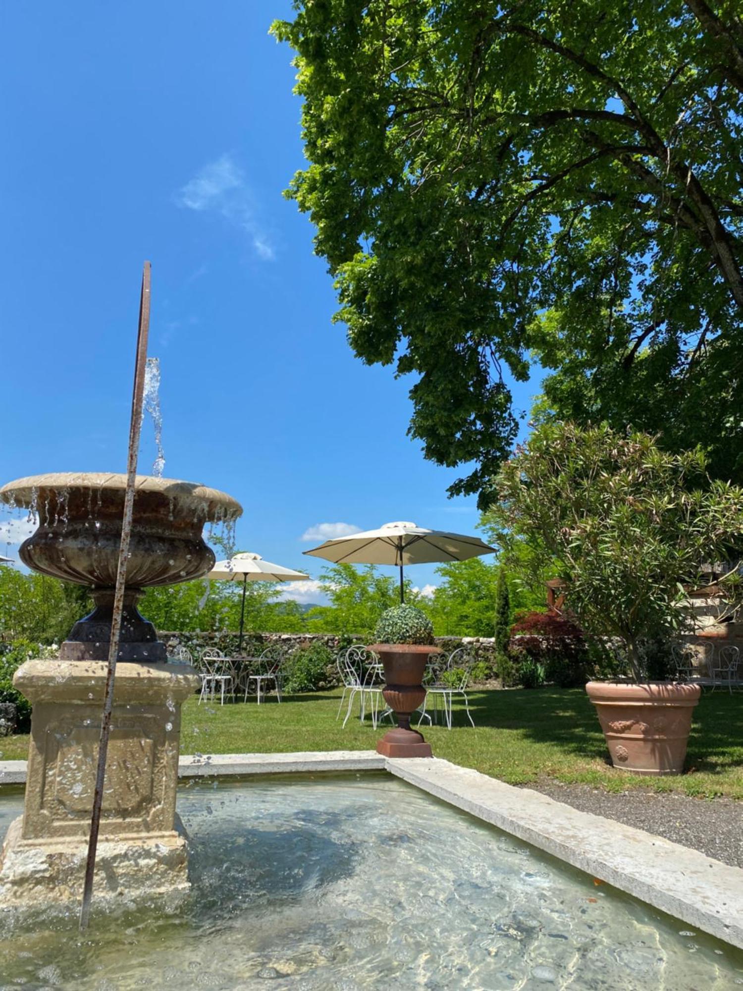 Chateau De Morgenex Bed & Breakfast *