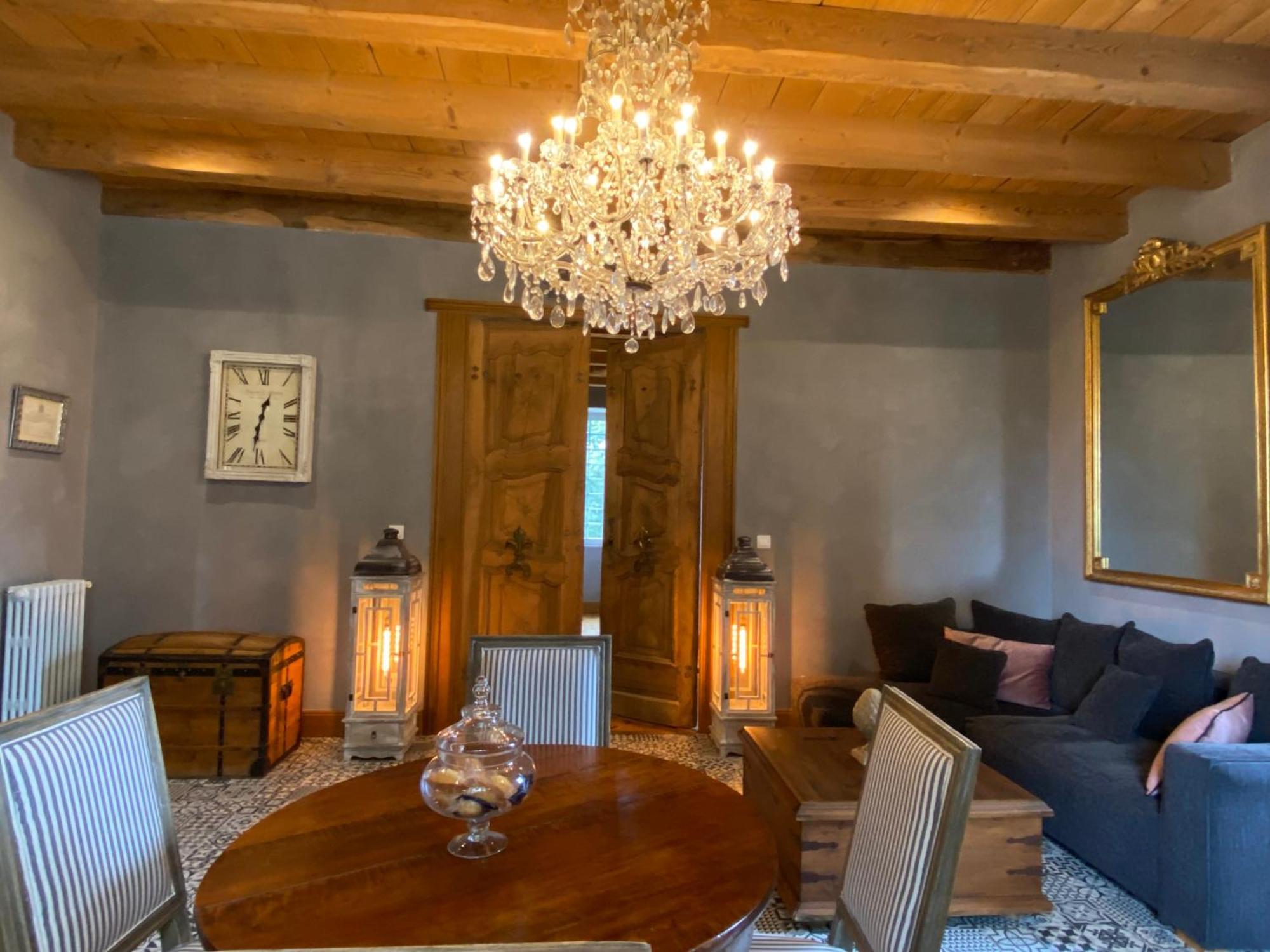 Chateau De Morgenex Bed & Breakfast *